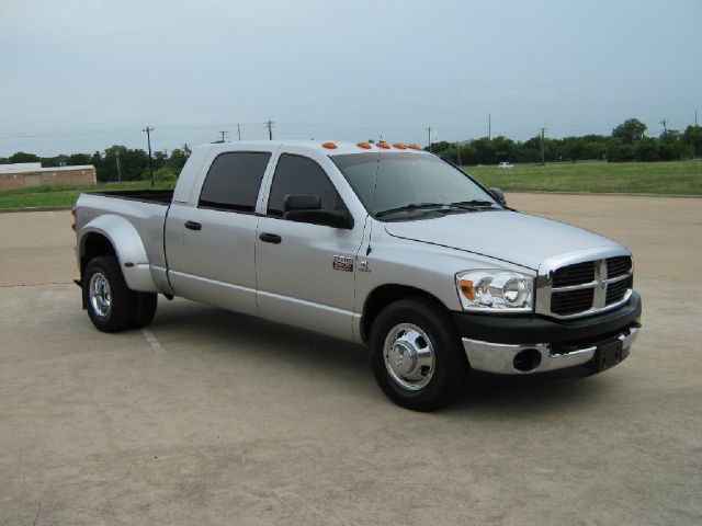 2007 Dodge Ram 3500 2WD Crewmax Short Bed 5.7L Grade (SE) Truck