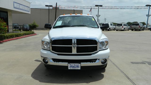 2007 Dodge Ram 3500 X AWD W/navigation