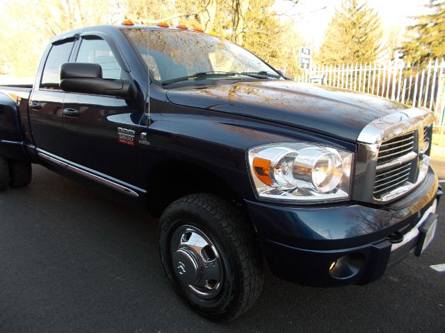 2009 Dodge Ram 3500 2WD Double Cab Standard Bed 5.7L V8 (SE) Truck