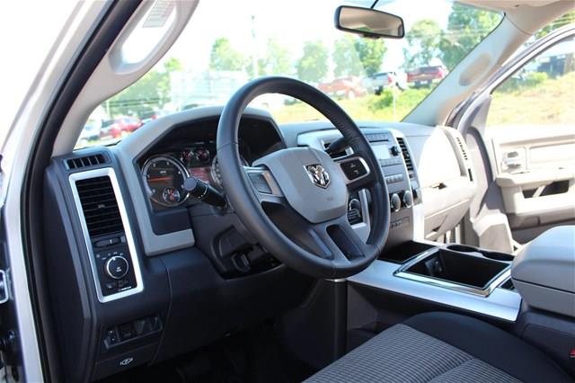 2011 Dodge Ram 3500 SLT 4WD Crew Cab