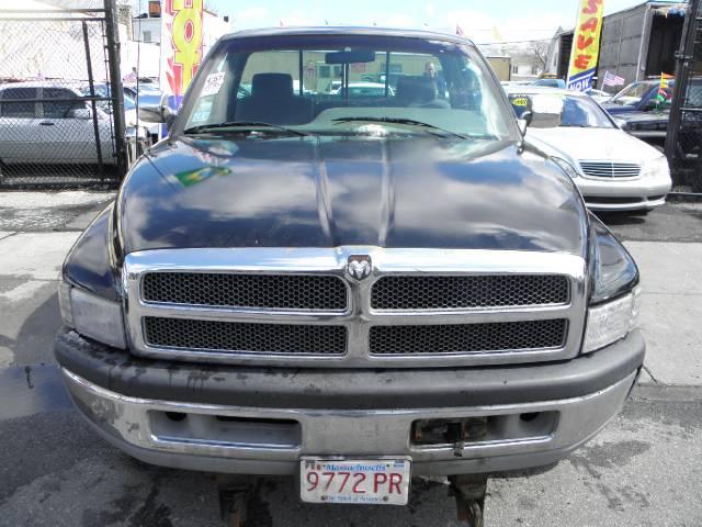 1995 Dodge Ram Pickup 4dr Sdn Auto ION 2