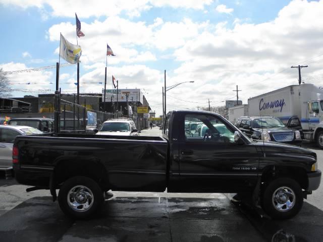 1995 Dodge Ram Pickup 4dr Sdn Auto ION 2