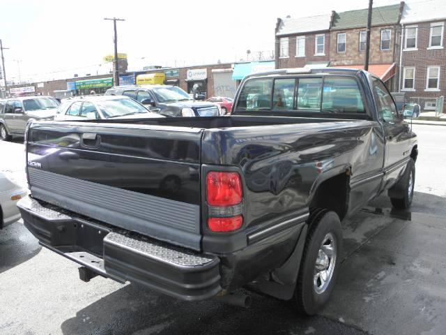 1995 Dodge Ram Pickup 4dr Sdn Auto ION 2