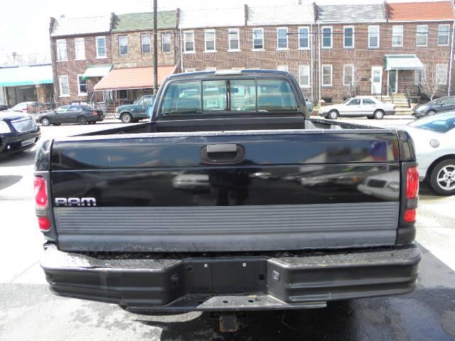 1995 Dodge Ram Pickup 4dr Sdn Auto ION 2