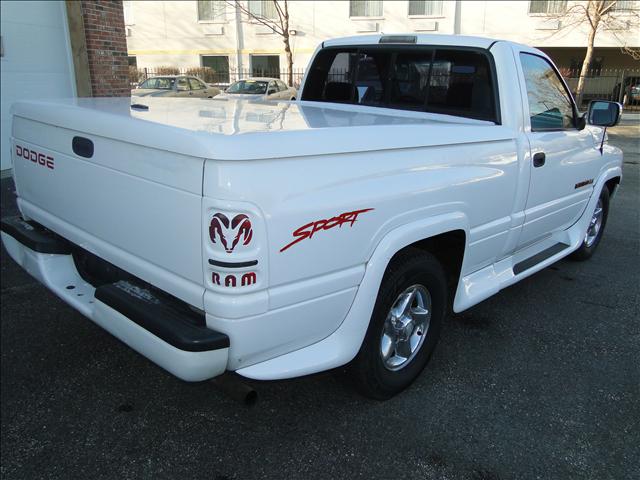 1997 Dodge Ram Pickup Base