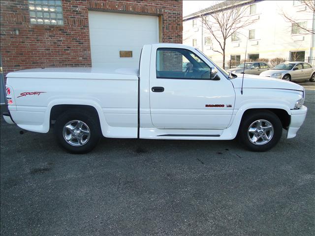 1997 Dodge Ram Pickup Base