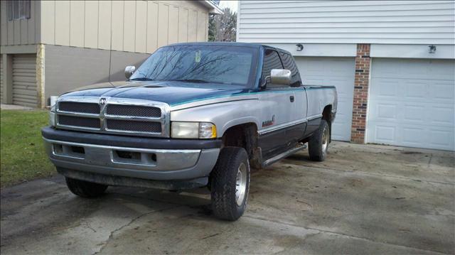 1997 Dodge Ram Pickup LS 4X4