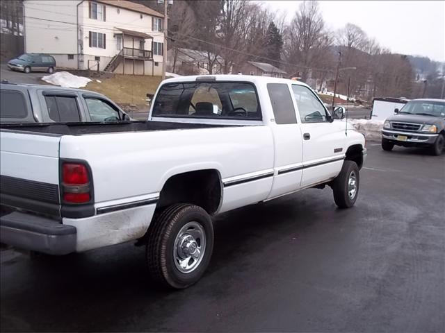 1997 Dodge Ram Pickup Base