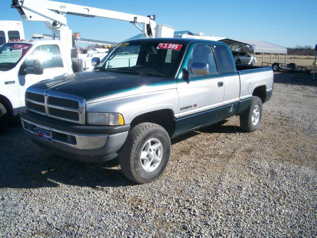 1997 Dodge Ram Pickup Base