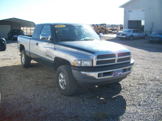 1997 Dodge Ram Pickup Base