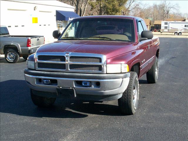 2000 Dodge Ram Pickup Base