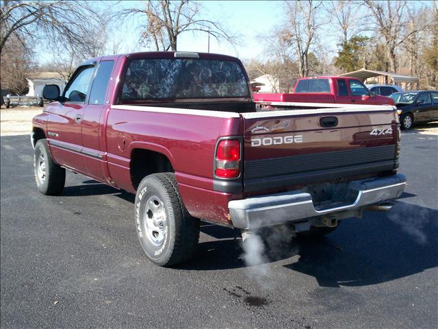 2000 Dodge Ram Pickup Base