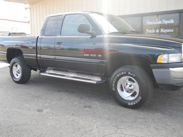 2000 Dodge Ram Pickup Base