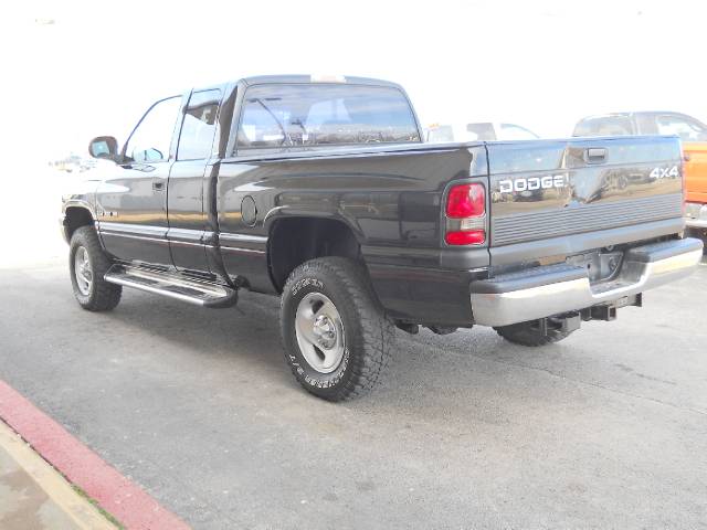 2000 Dodge Ram Pickup Base