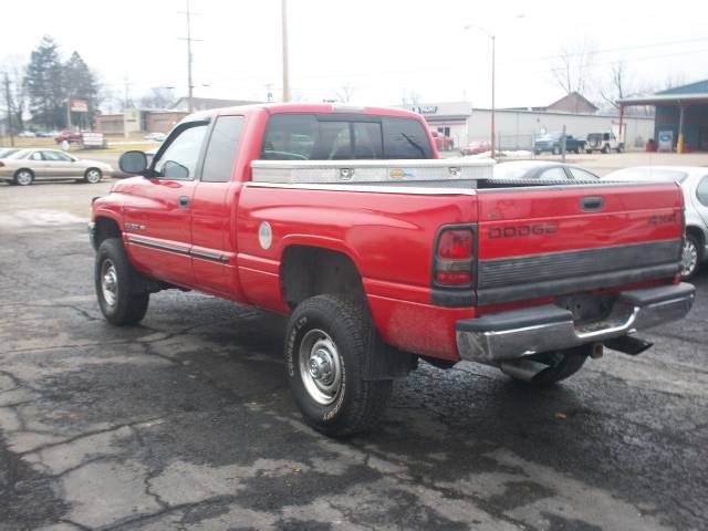 2000 Dodge Ram Pickup 2WD 4dr Ultimate