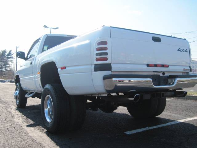 2000 Dodge Ram Pickup Ultimate 2WD 7-pass