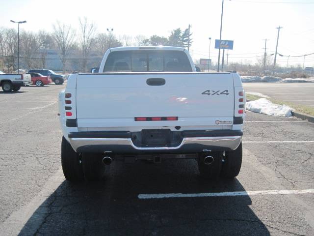 2000 Dodge Ram Pickup Ultimate 2WD 7-pass