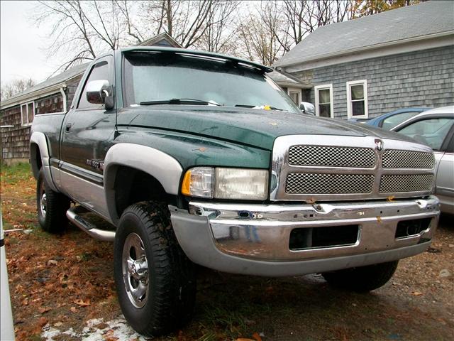 2000 Dodge Ram Pickup Base