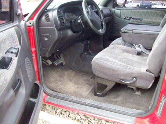 2000 Dodge Ram Pickup Base