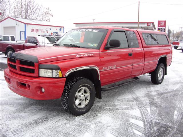 2000 Dodge Ram Pickup SLT