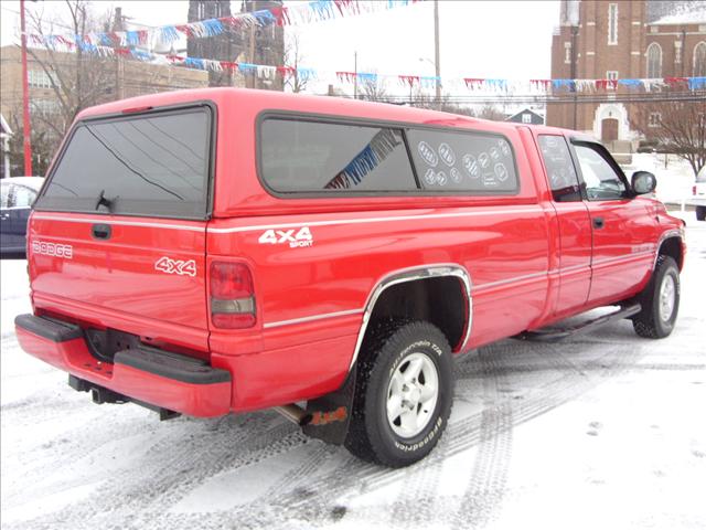 2000 Dodge Ram Pickup SLT