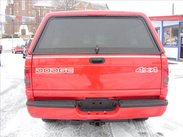 2000 Dodge Ram Pickup SLT