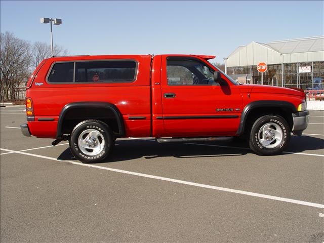 2000 Dodge Ram Pickup Base