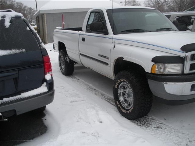 2001 Dodge Ram Pickup Base