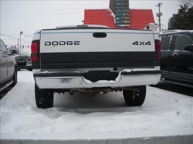 2001 Dodge Ram Pickup Base