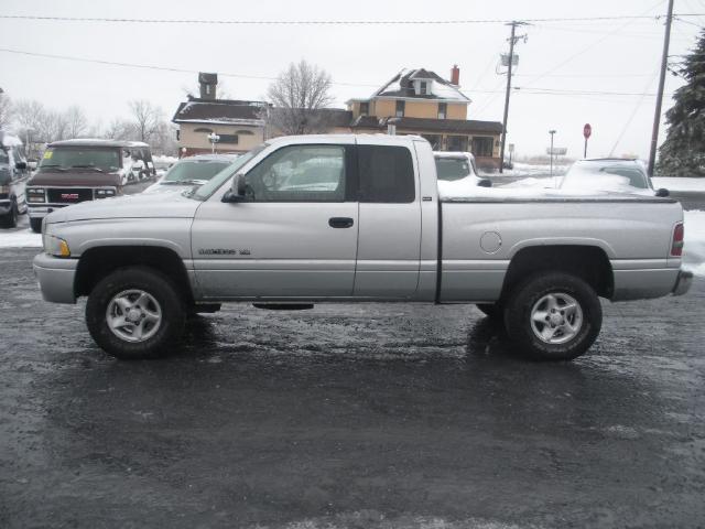 2001 Dodge Ram Pickup 1500 LT 4WD