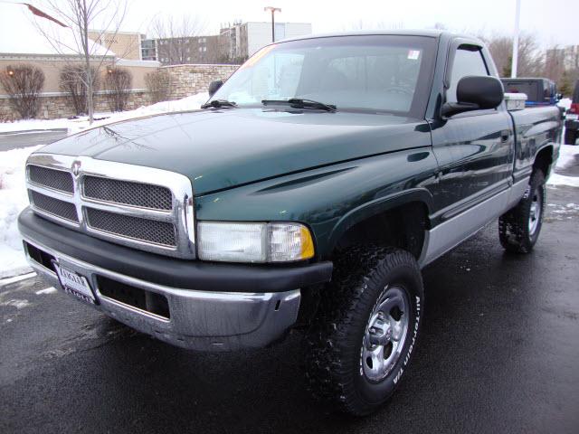 2001 Dodge Ram Pickup Reg Cab 135 WB HD 4WD