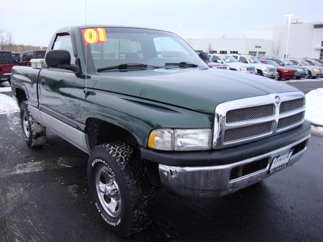 2001 Dodge Ram Pickup Reg Cab 135 WB HD 4WD