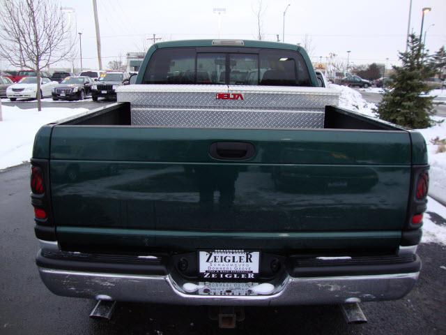 2001 Dodge Ram Pickup Reg Cab 135 WB HD 4WD