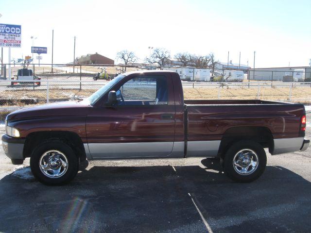 2001 Dodge Ram Pickup T Chairs