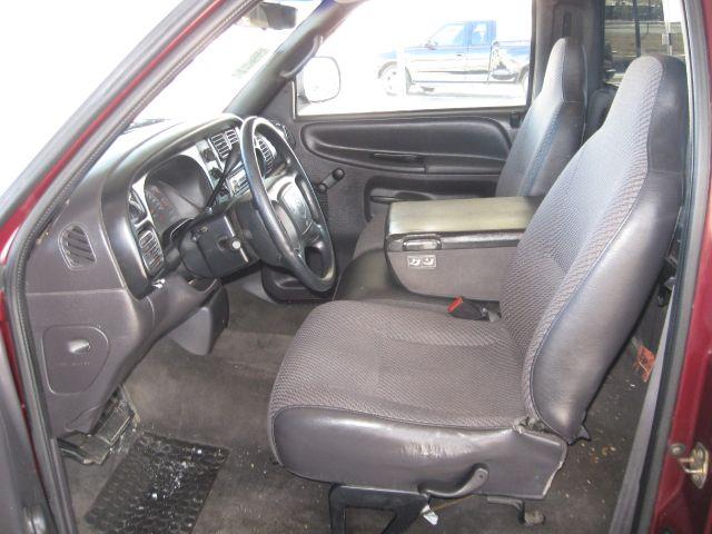 2001 Dodge Ram Pickup T Chairs