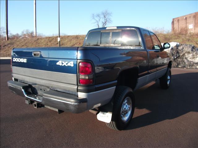 2001 Dodge Ram Pickup Base