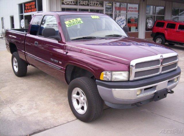 2001 Dodge Ram Pickup SLT