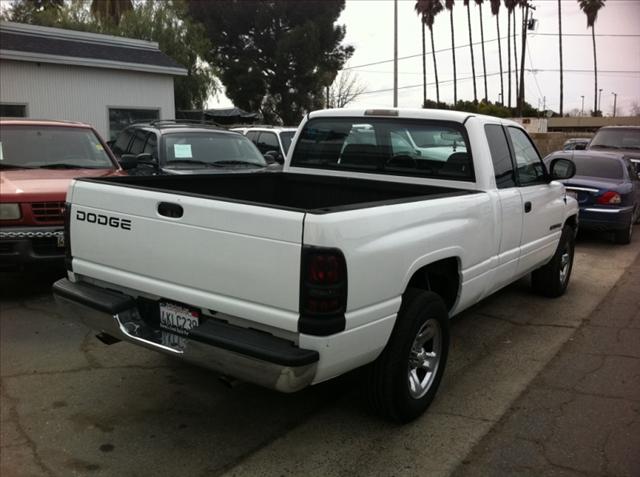 2001 Dodge Ram Pickup Base