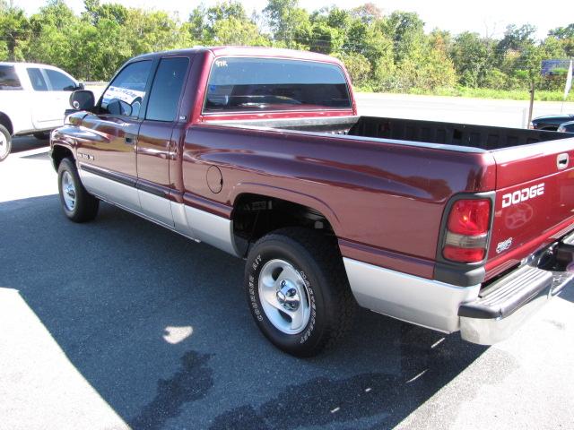 2001 Dodge Ram Pickup Base