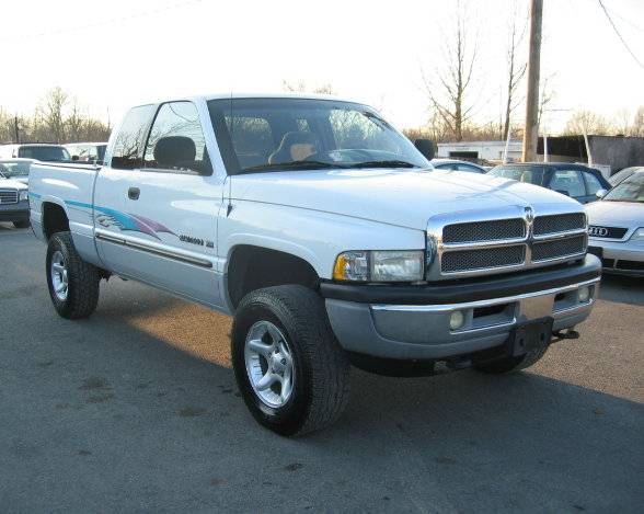 2001 Dodge Ram Pickup SLT