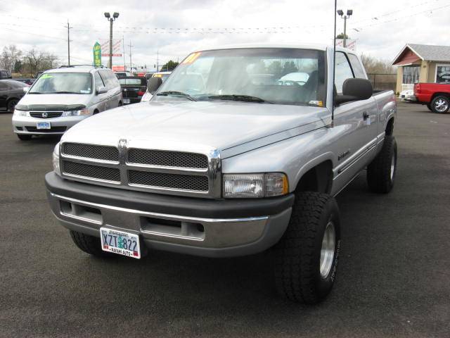 2001 Dodge Ram Pickup SLT