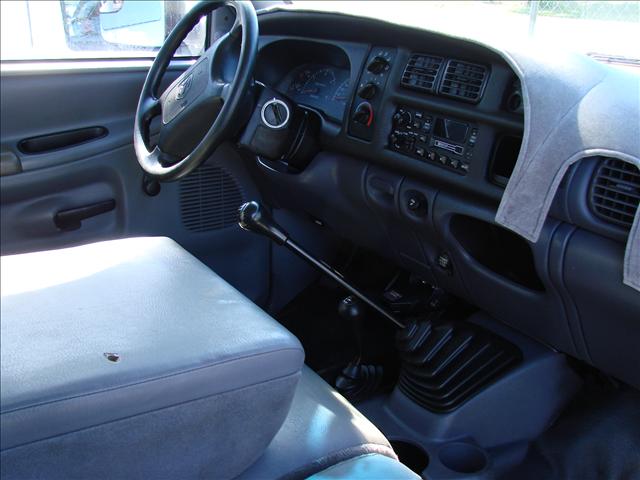 2001 Dodge Ram Pickup Base