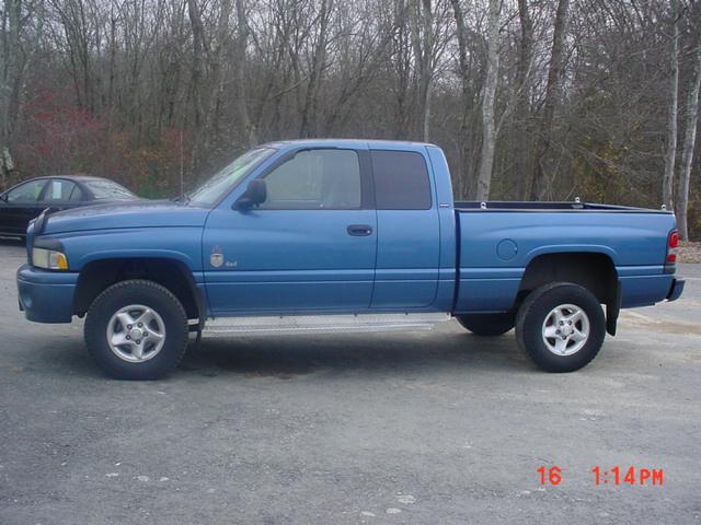 2001 Dodge Ram Pickup Base