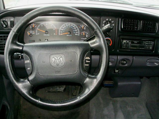 2001 Dodge Ram Pickup SLT