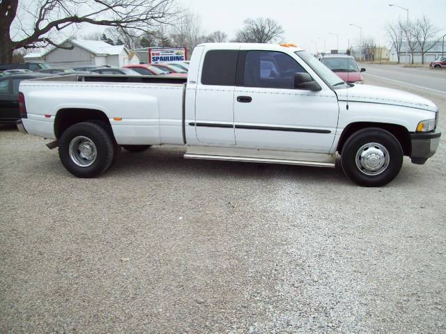 2001 Dodge Ram Pickup SLT