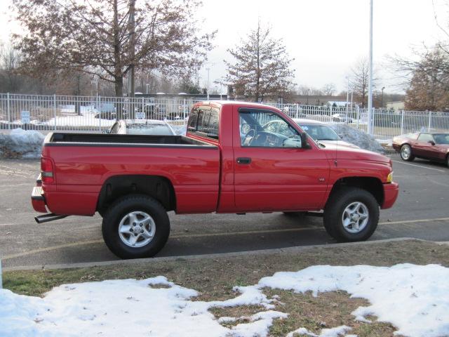 2001 Dodge Ram Pickup Base