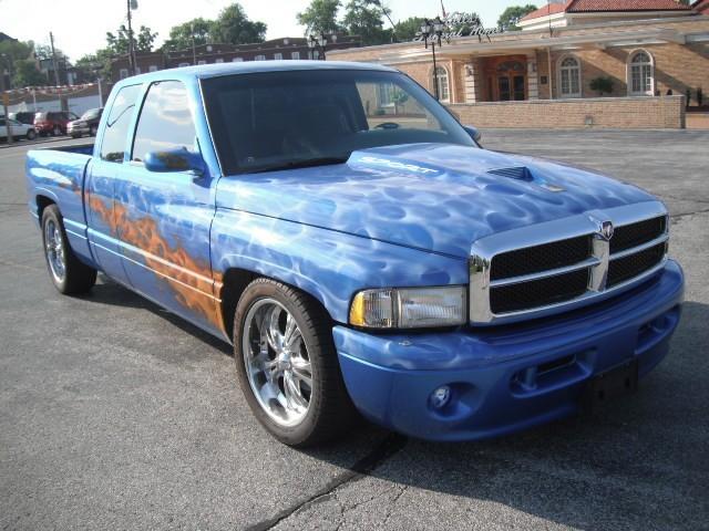 2001 Dodge Ram Pickup SLT