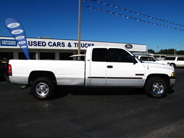 2001 Dodge Ram Pickup Commercial Extended Van 3D