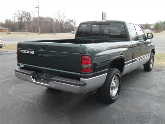 2001 Dodge Ram Pickup Base