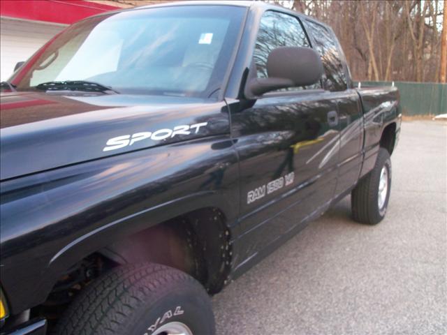 2001 Dodge Ram Pickup 1500 LT 4WD